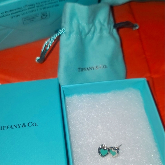 AUTHENTIC TIFFANY AND CO EARRINGS - Picture 1 of 4